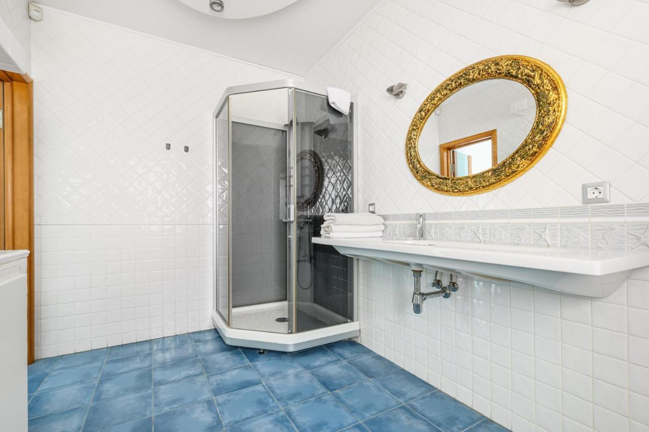 Deribasivska Cozy 4-Room Apartment Одеса Екстериор снимка